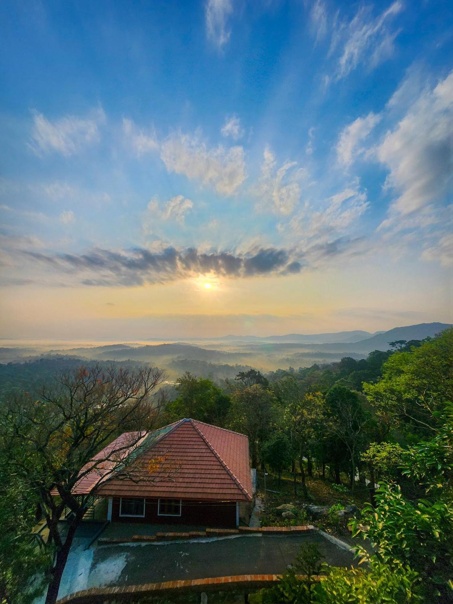 Celestial Heights Homestay Kurchi Esterno foto